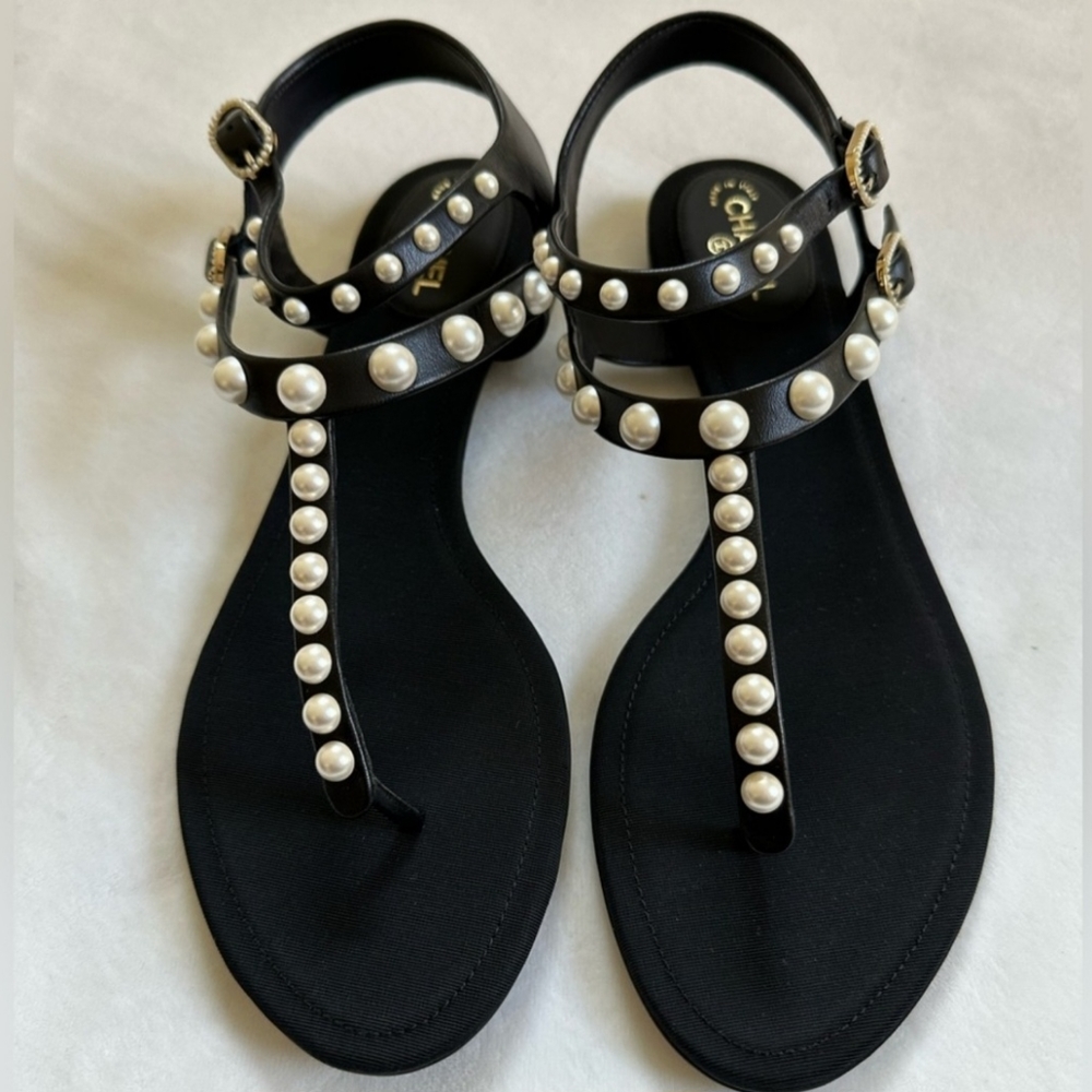 ‼️SOLD‼️Chanel Sandals - Picture 1 of 6